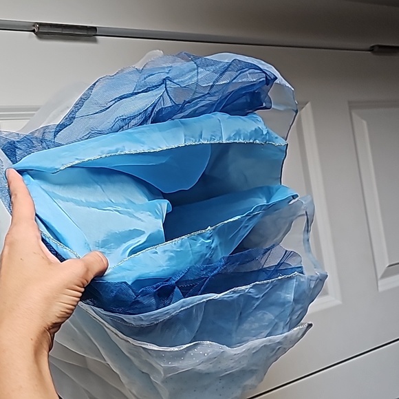 Disney Cinderella Castle Collection Costume In Kids Size 4 - Picture 9 of 9